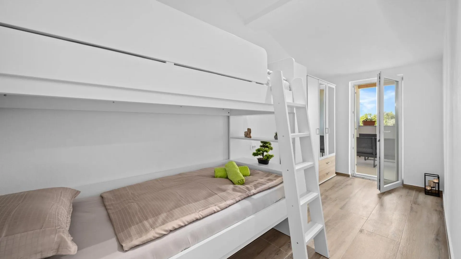 Apartment Nenad - Amazing Sea View ! Only 500 Meters From The Beach ! Fazana Croatia