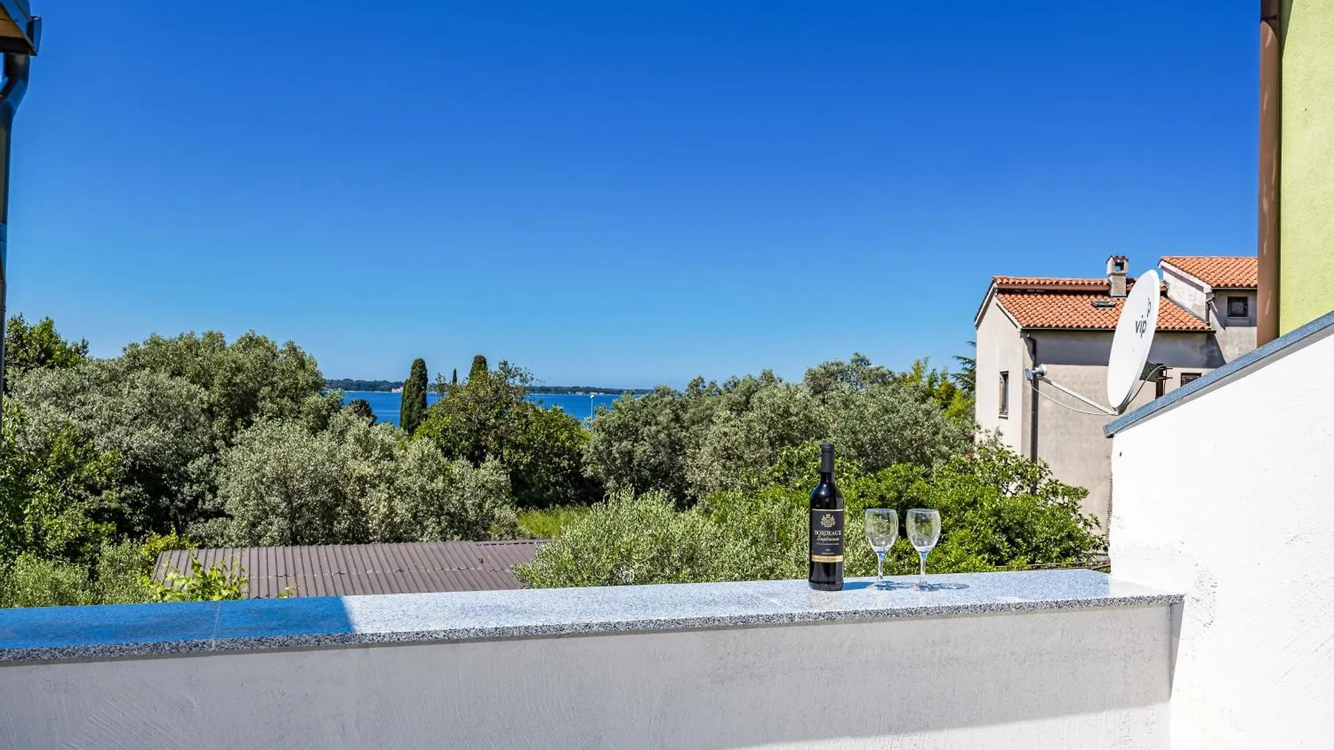 Apartment Nenad - Amazing Sea View ! Only 500 Meters From The Beach ! Fazana
